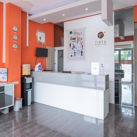 Reddoorz At Tirta Mansion Paramount Gading Cicayur Экстерьер фото