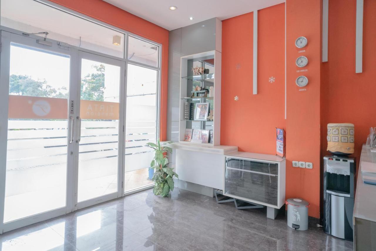 Reddoorz At Tirta Mansion Paramount Gading Cicayur Экстерьер фото