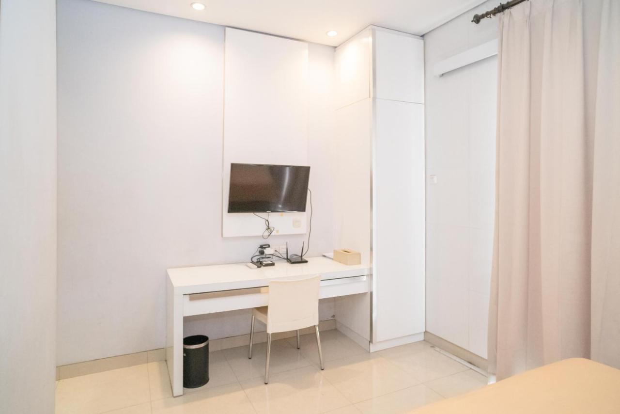 Reddoorz At Tirta Mansion Paramount Gading Cicayur Экстерьер фото