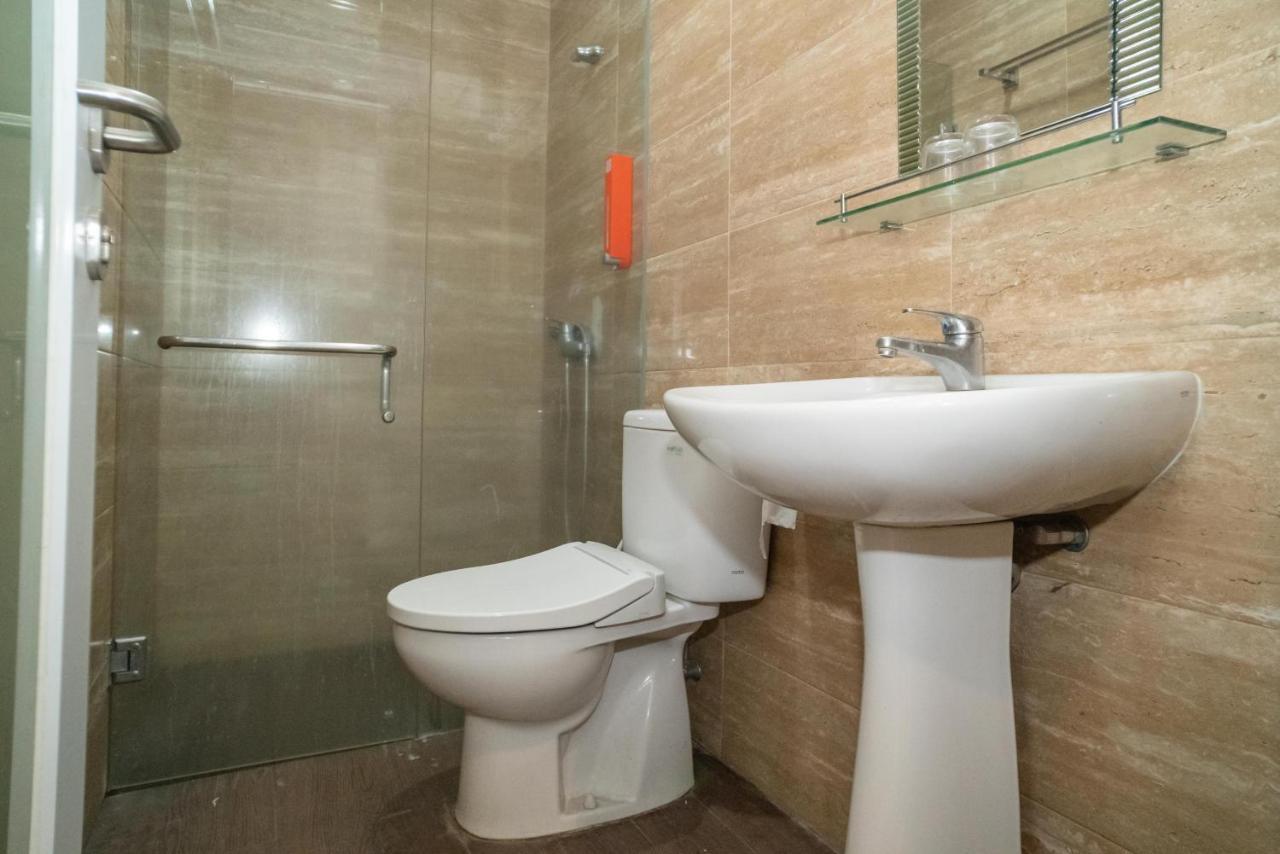 Reddoorz At Tirta Mansion Paramount Gading Cicayur Экстерьер фото